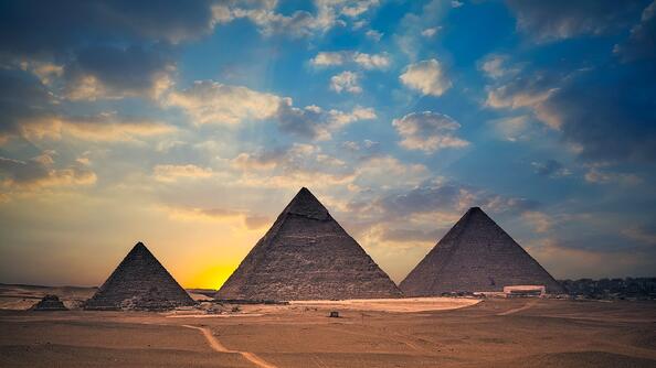 clouds_and_pyramids