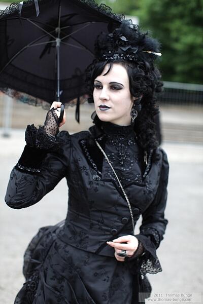 gothic-parasol